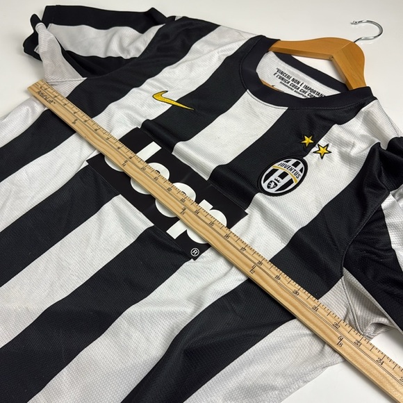 Nike Juventus Black and White Striped Jersey - Picture 7 of 10
